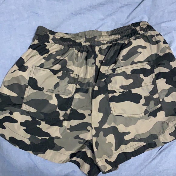 Zara windbreaker shorts - Picture 2 of 5